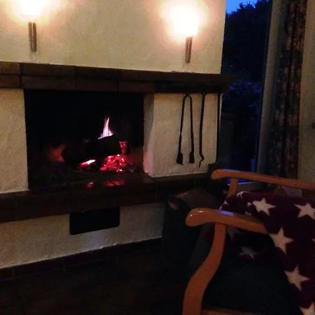 Eifel Landhaus Seeblick 別荘 Biersdorf